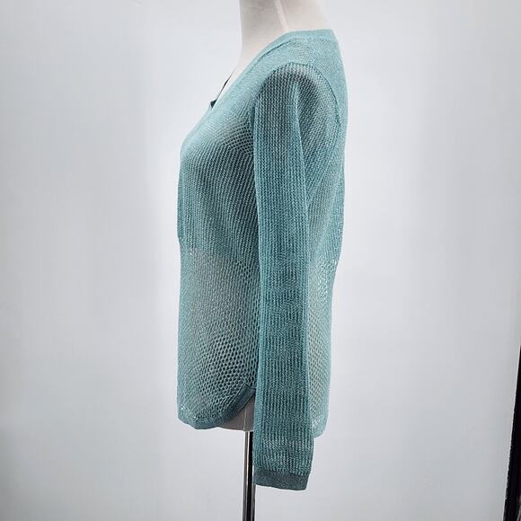 Tommy Bahama Blue Silver Metallic Sweater w/ cutout pattern  EUC Size M - Picture 6 of 8